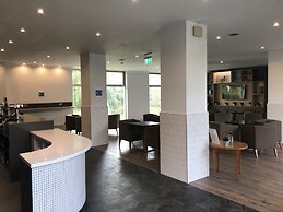 Holiday Inn Doncaster A1 M Jct 36 by IHG