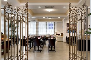 Hotel Sovrana & Re Aqva SPA