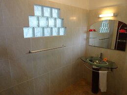 Lazare Picault Hotel