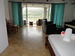 Lazare Picault Hotel