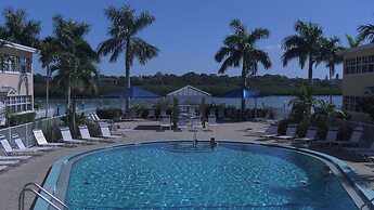 Barefoot Beach Resort