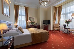 Savoy Westend Hotel