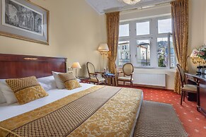 Savoy Westend Hotel