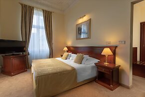 Savoy Westend Hotel