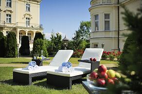 Savoy Westend Hotel