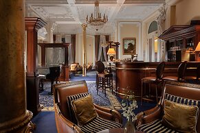 Savoy Westend Hotel