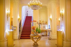 Savoy Westend Hotel