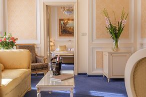 Savoy Westend Hotel