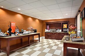 Hampton Inn & Suites Largo