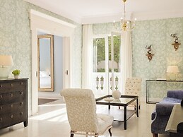 Mandola Rosa, A Grecotel Resort To Live At Riviera Olympia