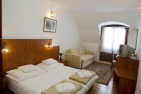 Helios Hotel Pension