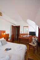 Helios Hotel Pension