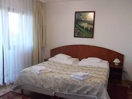 Helios Hotel Pension