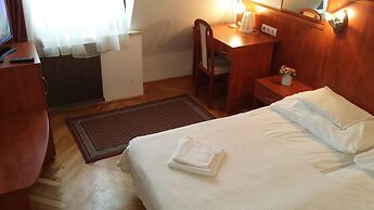 Helios Hotel Pension