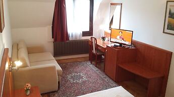 Helios Hotel Pension