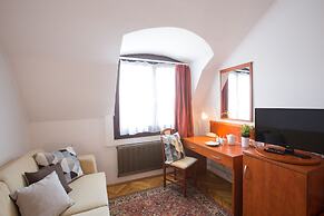 Helios Hotel Pension