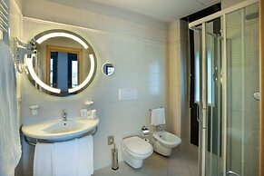 Best Western Plus Executive Hotel and Suites
