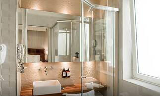 Melia Recoleta Plaza