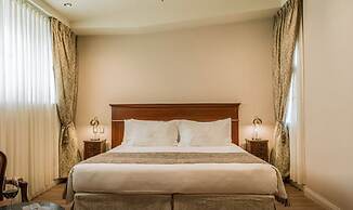 Melia Recoleta Plaza