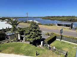 Boathouse Resort Tea Gardens