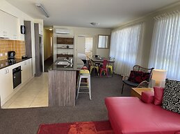 Boathouse Resort Tea Gardens