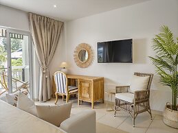 Acajou Beach Resort