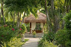 Acajou Beach Resort