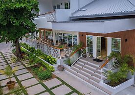 Acajou Beach Resort