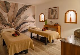 Acajou Beach Resort