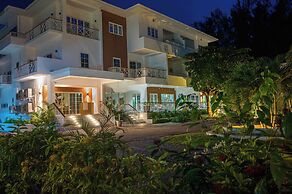 Acajou Beach Resort