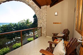 Coco de Mer Hotel and Black Parrot Suites