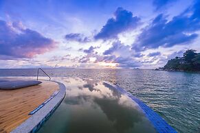 Coco de Mer Hotel and Black Parrot Suites