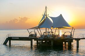 Coco de Mer Hotel and Black Parrot Suites