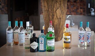 Coco de Mer Hotel and Black Parrot Suites