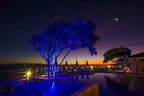 Coco de Mer Hotel and Black Parrot Suites