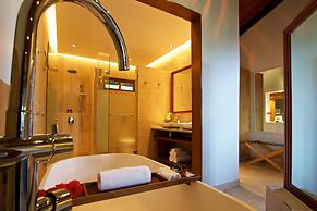 Coco de Mer Hotel and Black Parrot Suites