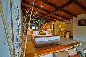 Coco de Mer Hotel and Black Parrot Suites