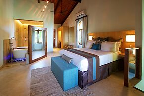 Coco de Mer Hotel and Black Parrot Suites