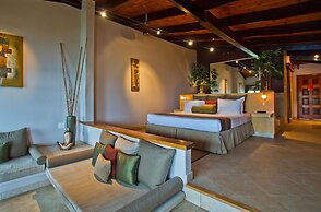 Coco de Mer Hotel and Black Parrot Suites