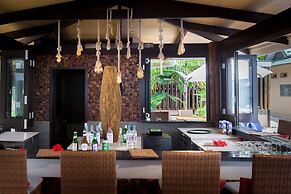 Coco de Mer Hotel and Black Parrot Suites