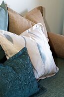 Coco de Mer Hotel and Black Parrot Suites