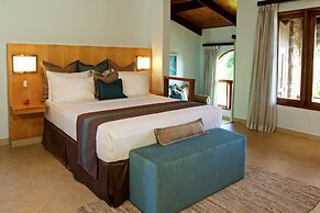 Coco de Mer Hotel and Black Parrot Suites