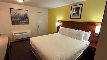 Lakeshore Inn Water Front