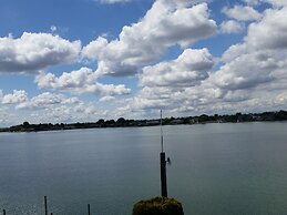 Lakeshore Inn Water Front