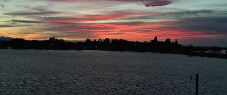 Lakeshore Inn Water Front