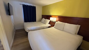 Lakeshore Inn Water Front