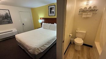 Lakeshore Inn Water Front