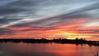 Lakeshore Inn Water Front