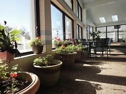 Hyannis Travel Inn
