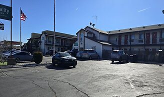 Hotel Avenida Victorville I 15